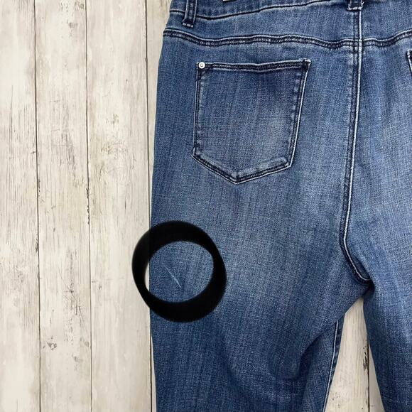 Chico's So Slimming Girlfriend Medium Wash Basic Slim Leg Denim Ankle Jeans 14P - Picture 3 of 11